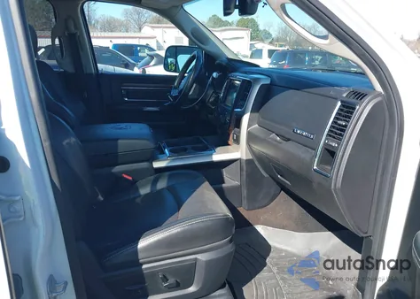 2014 Ram 2500 Laramie z USA, uszkodzony, nr VIN 3C6UR5KL3EG303215